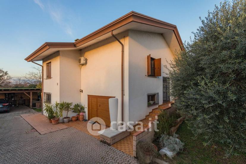 Villa in Via Cavour 24 — foto 12 di 33