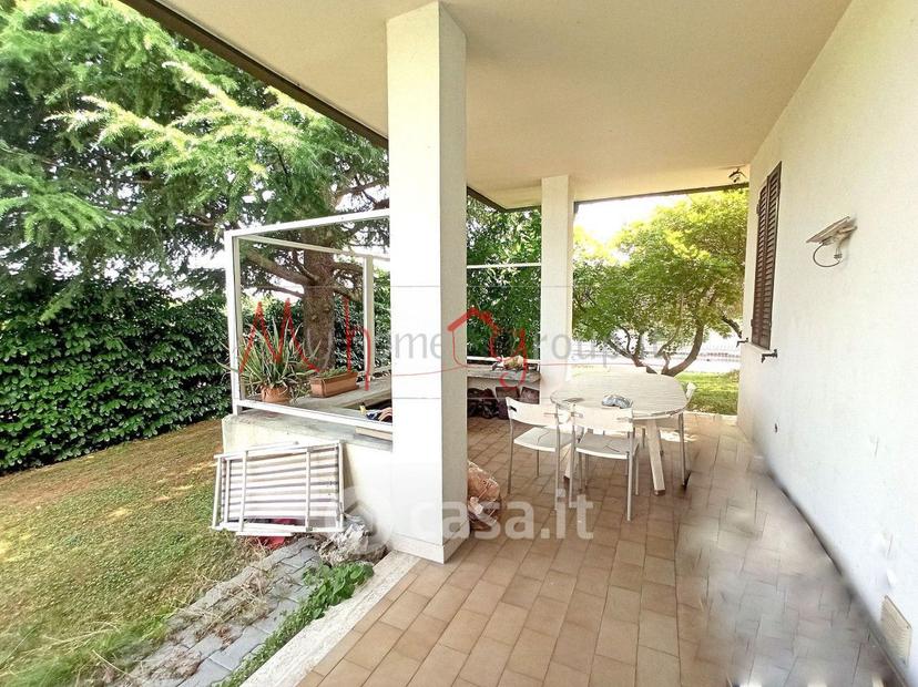Villa in Via A. Volta — foto 4 di 15