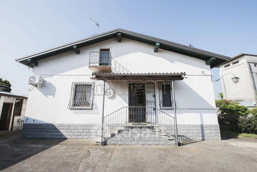 Villa in Via Magenta 34 — foto 40 di 42