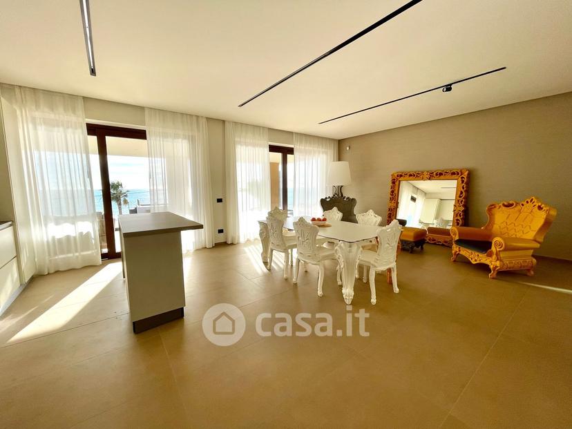 Villa in Via Caio Duilio — foto 21 di 45