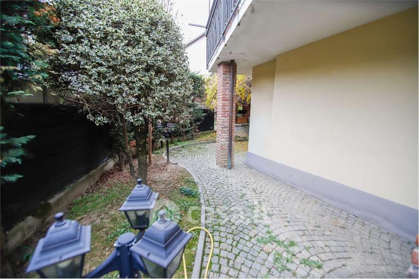 Villa in Via Emanuele Filiberto 14 — foto 12 di 53