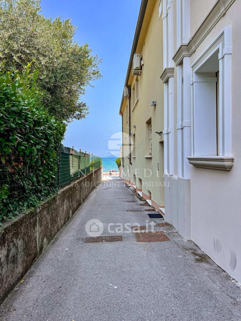 Quadrilocale in Via Lario 2 — foto 31 di 41