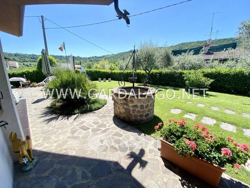 Villa in Via Carlo G. Battistoli — foto 31 di 37