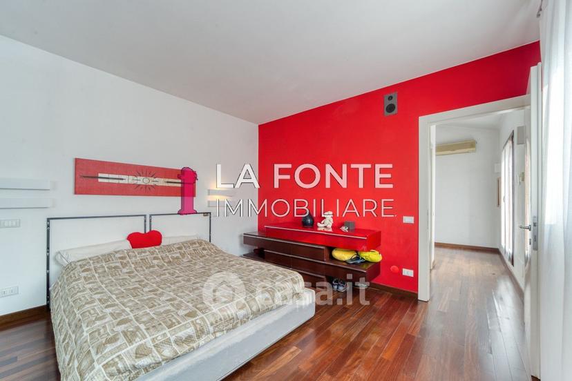 Villa in Via Lombardia — foto 19 di 29