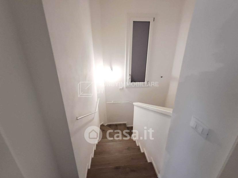 Villa in Via Giovannino Guareschi — foto 24 di 38