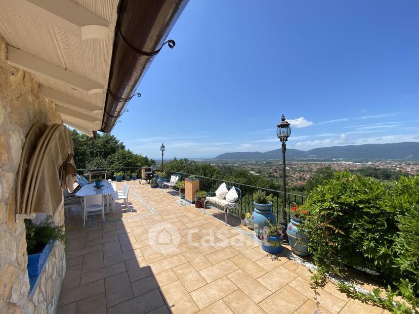 Villa in Castelnuovo — foto 35 di 72