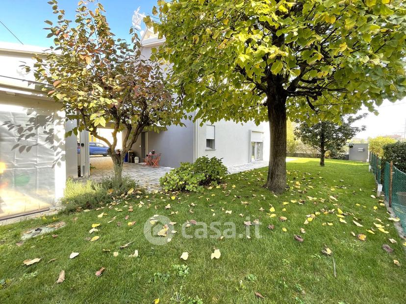 Villa in Via G. Matteotti 82 — foto 26 di 56