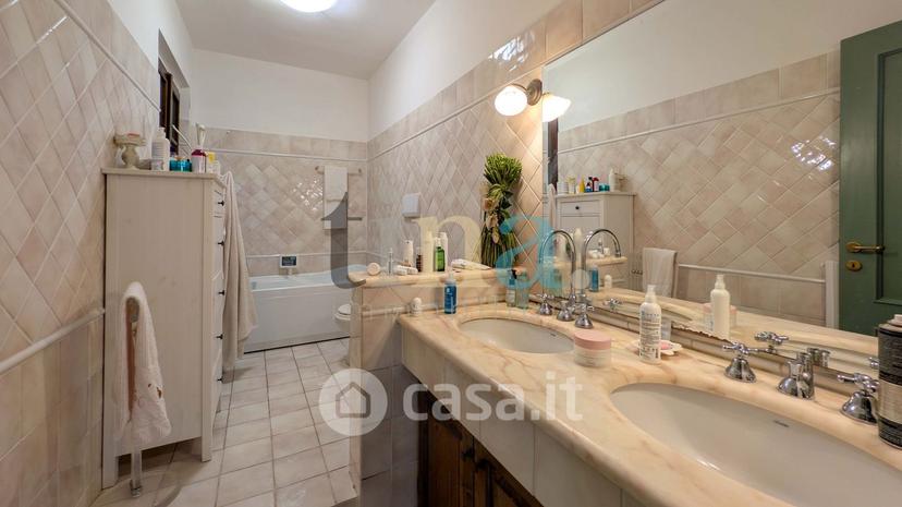 Villa in Via Cecinese — foto 6 di 56