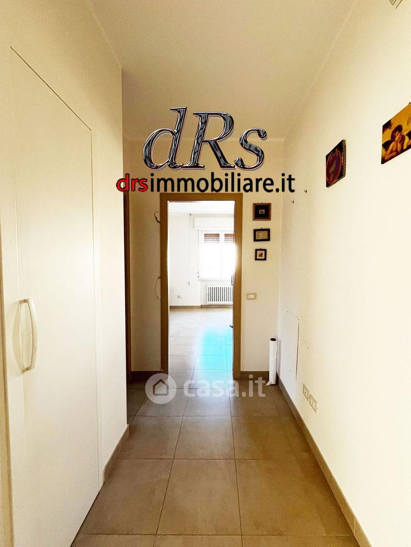 Quadrilocale in Via Umbria — foto 13 di 37