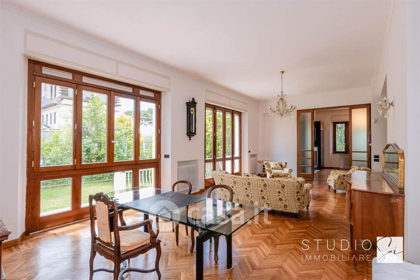 Villa in Viale Libertà — foto 3 di 48