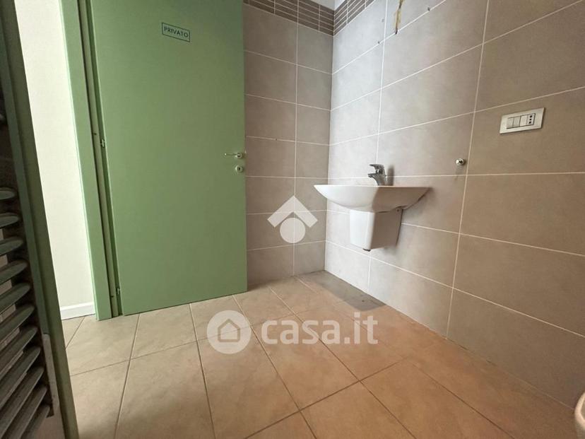 Quadrilocale in Via E. d'Arborea 116 — foto 17 di 32