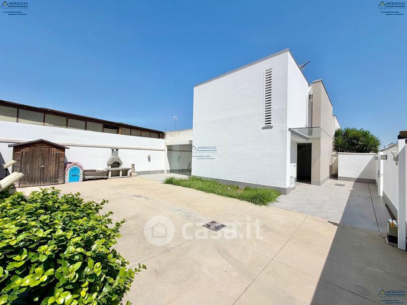 Villa in Via Roma — foto 16 di 31