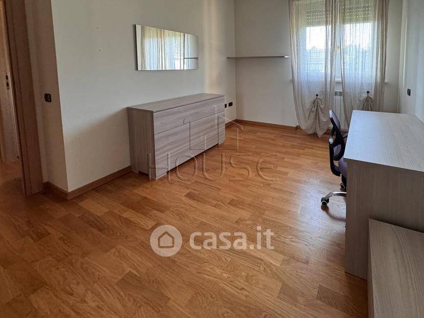 Trilocale in Via Carolina Torreggiani — foto 10 di 26