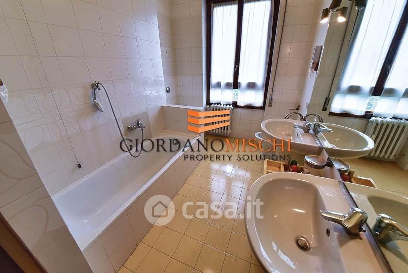 Appartamento in Via A. Villa 20 — foto 37 di 53