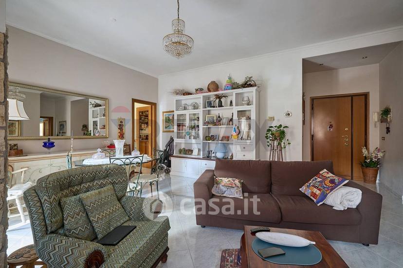 Trilocale in Viale della Bella Villa 60