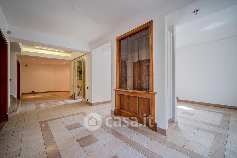 Villa in Via Amerigo Vespucci — foto 41 di 43