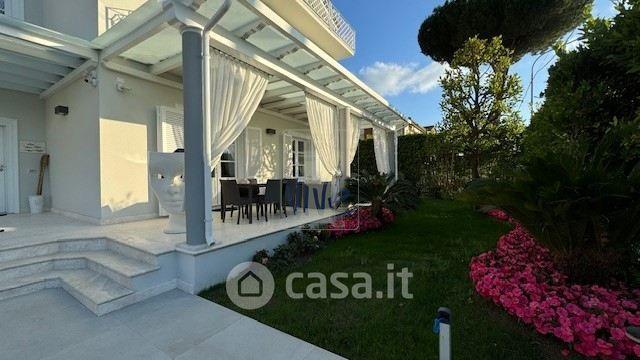 Villa in Via Leonardo da Vinci — foto 11 di 28