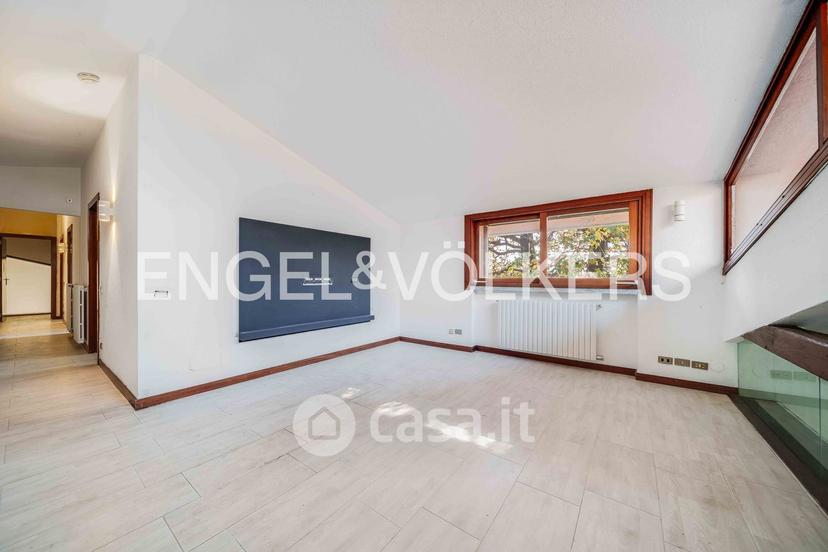 Villa in Via Alfredo Oriani — foto 22 di 31