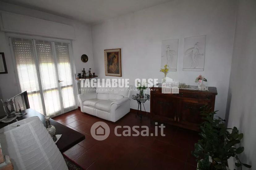 Trilocale in Via Tevere 16 — foto 5 di 23