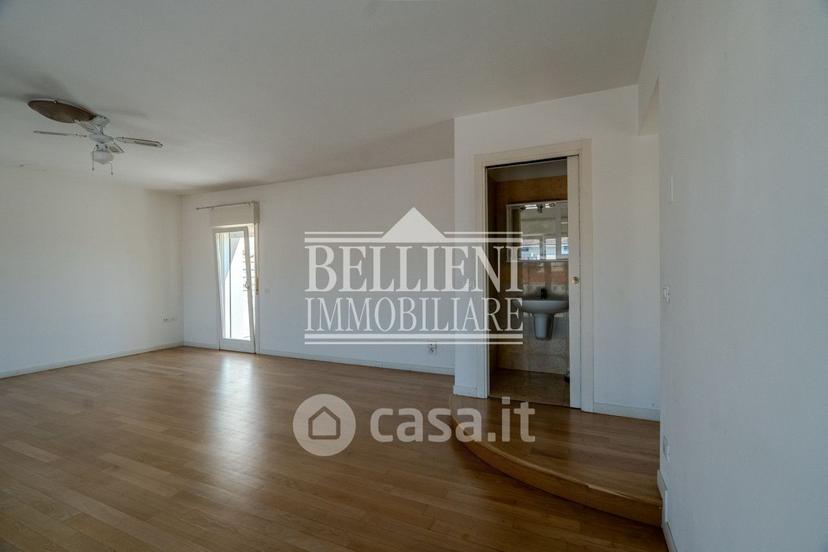 Quadrilocale in Via Alessandro Massaria — foto 3 di 28