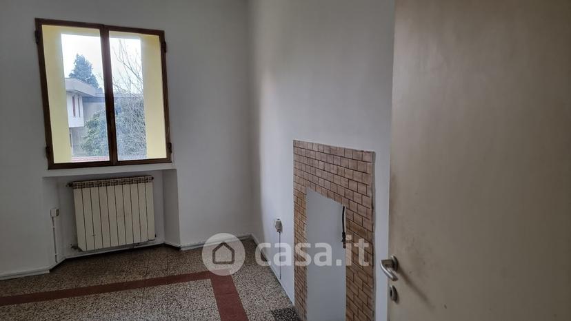 Trilocale in Piazza C. B. Cavour 2 — foto 15 di 28