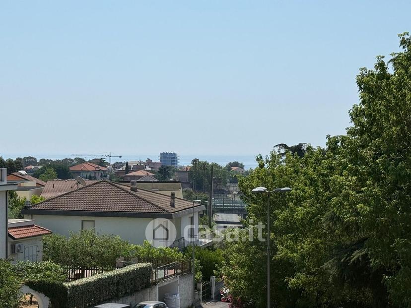 Bilocale in Via dei Pini — foto 30 di 35