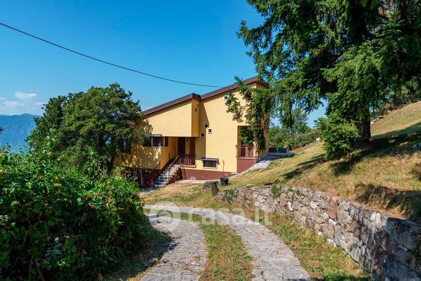 Villa in Via Cà Schena — foto 2 di 23