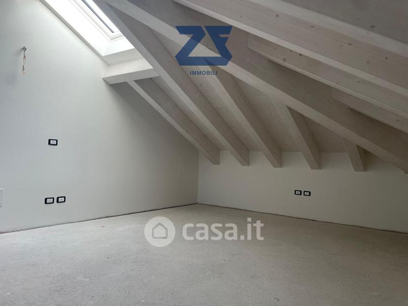 Trilocale in Via San Pio X — foto 17 di 35