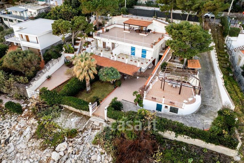 Villa in Lungomare Cristoforo Colombo 2039 — foto 24 di 28