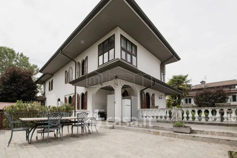 Villa in Via Ruggero Leoncavallo 13 — foto 36 di 43