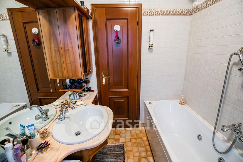 Trilocale in Via Porro Lambertenghi — foto 42 di 71