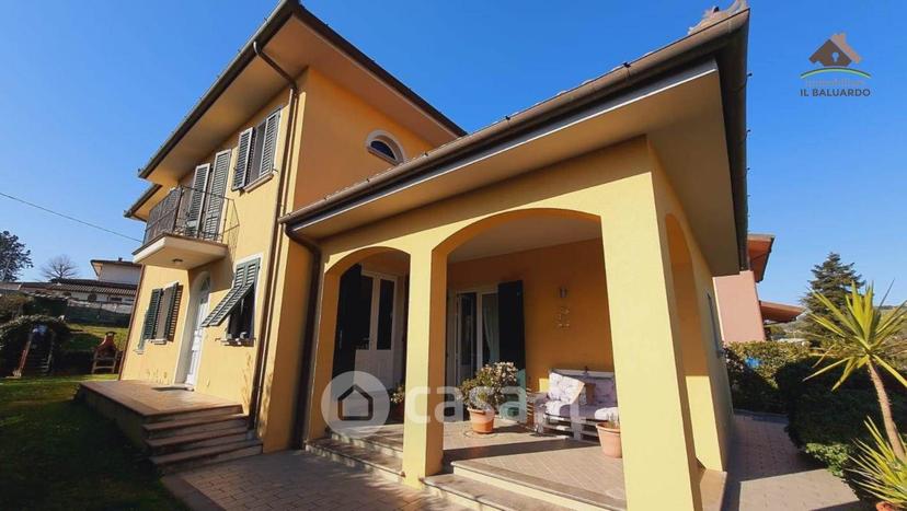 Villa in Via di Montecarlo 5 — foto 15 di 23