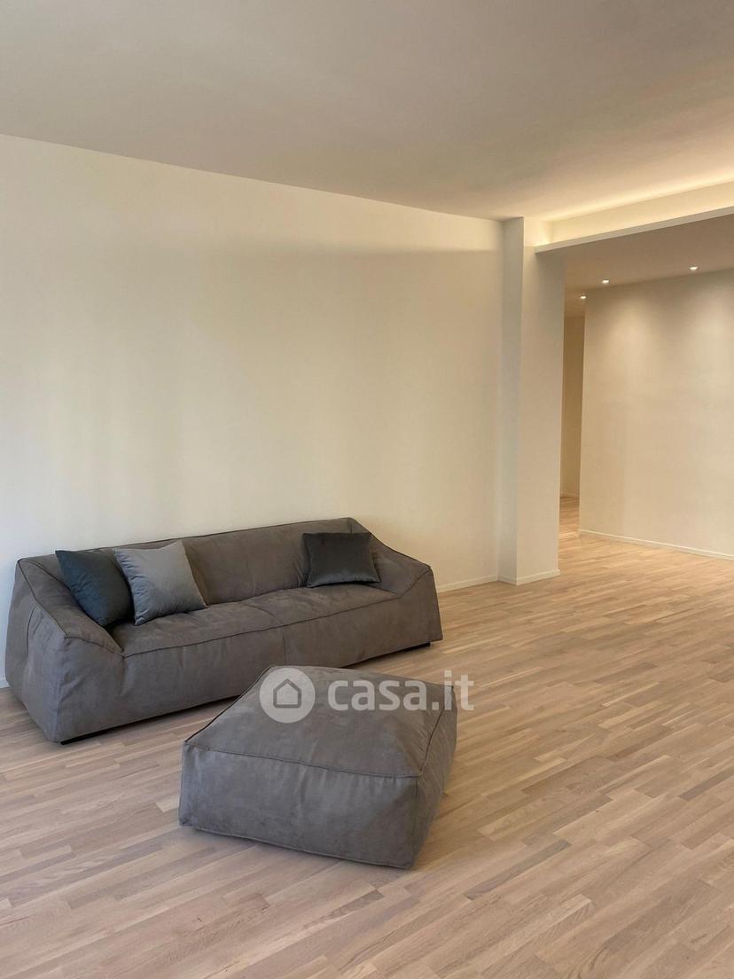 Stanza in Viale Giosuè Carducci 6 — foto 11 di 14