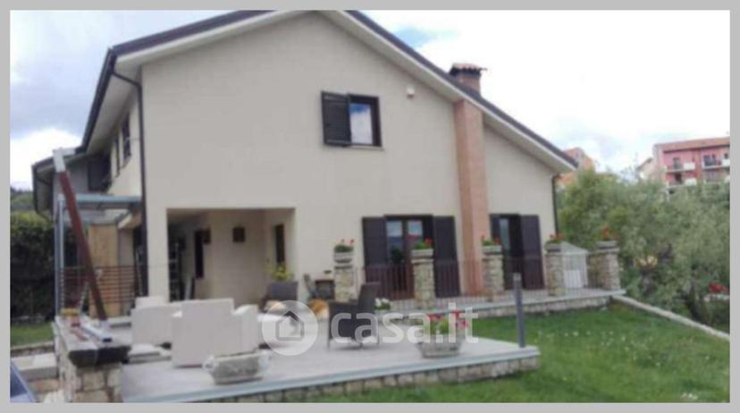 Villa in Contrada Pantano — foto 2 di 32