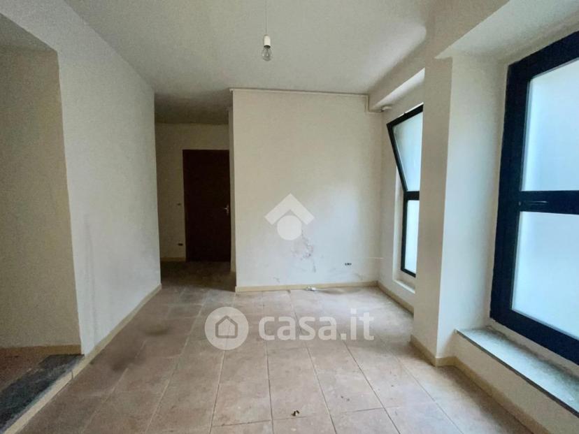 Trilocale in Via Valenzasca 4 — foto 16 di 24