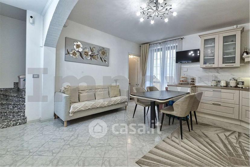 Trilocale in Via E. Borgazzi 34 — foto 24 di 26