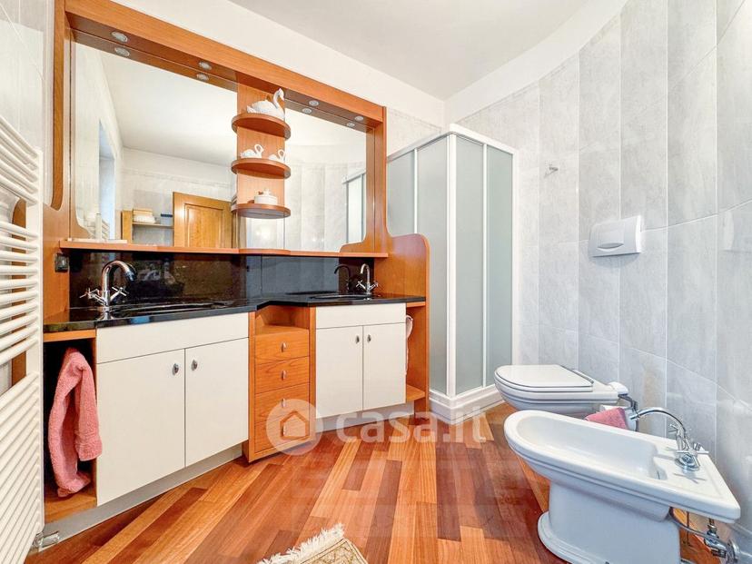 Villa in Via C. Battisti 84 — foto 30 di 39