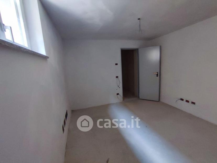 Trilocale in Via Valtrighe — foto 12 di 33
