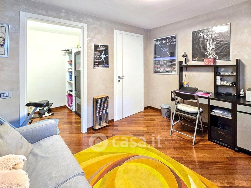 Quadrilocale in Via Flavio Gioia 25 — foto 5 di 54