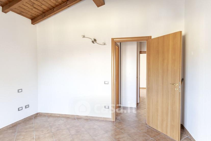 Trilocale in Via Bonvicini Adolfo 2