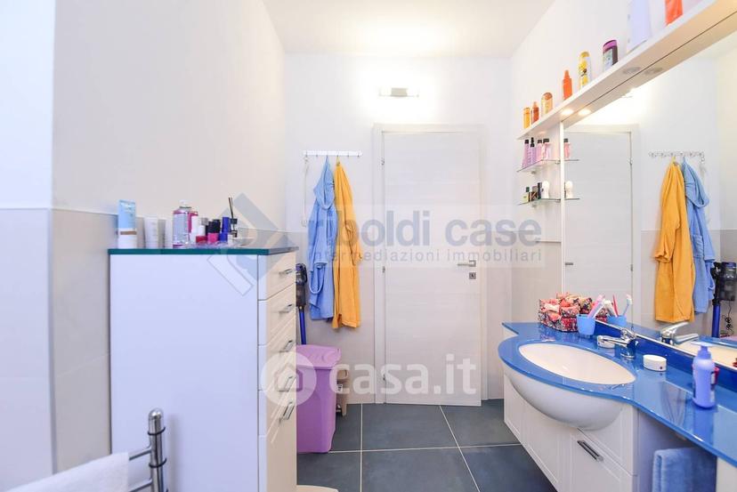 Villa in Via Lombardia — foto 13 di 36