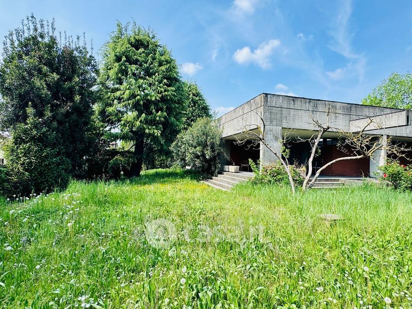 Villa in Via Giosuè Carducci 20 a — foto 166 di 182