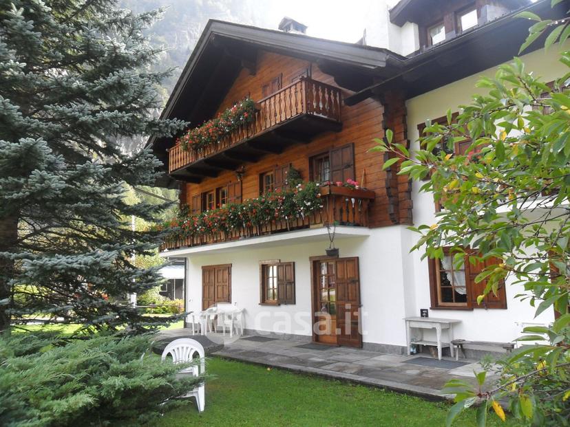Quadrilocale in Via Monte Rosa 188 — foto 6 di 12