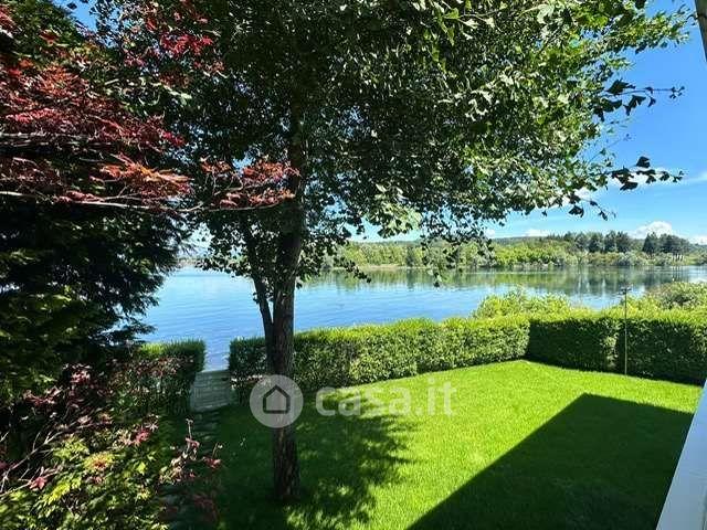Villa in Via del Lago 115