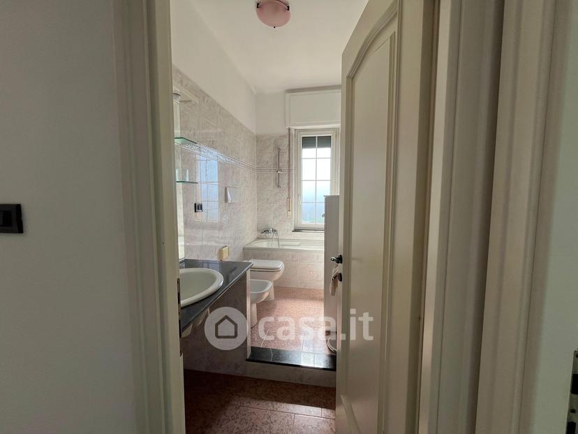 Bilocale in Via dei Sessanta 7 — foto 12 di 34