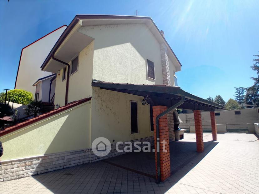 Villa in Via Giacomo Matteotti — foto 15 di 42