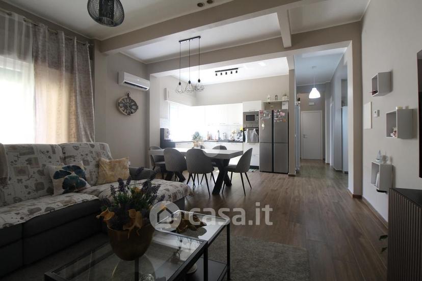 Trilocale in Via Vercelli 3 — foto 24 di 30