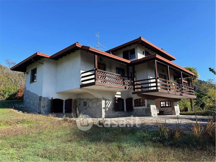 Villa in Via degli Alpini 1 — foto 21 di 41