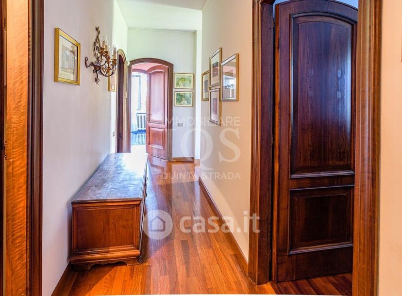 Villa in Via U. Foscolo 16 — foto 21 di 31