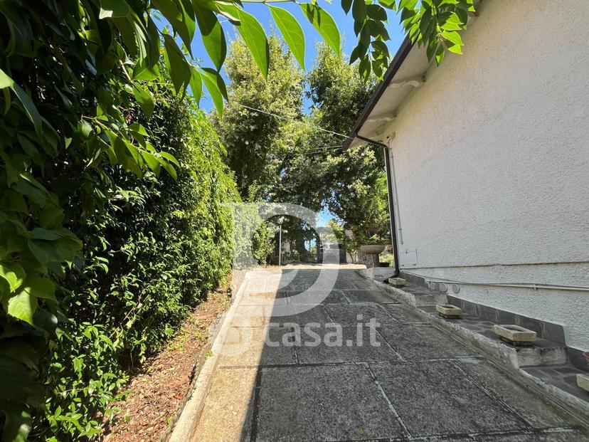 Villa in Via dei Platani 88 — foto 19 di 102
